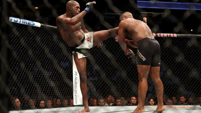 gettyimages-jon_jones-ufc214-7d85a6af-ae00-40c2-8ec8-f24a8ea2dde8.jpg