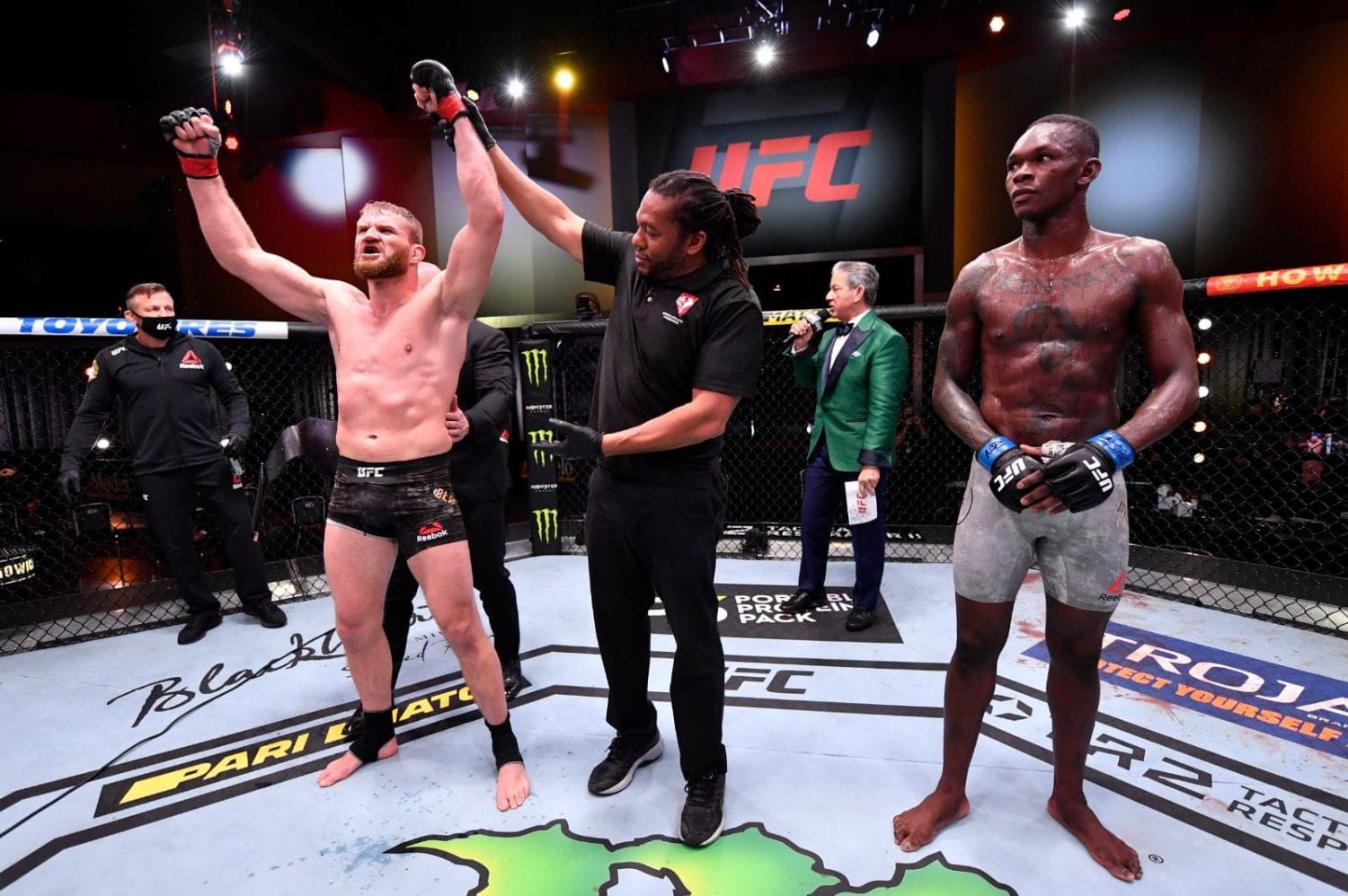 Jan Blachowicz Set A Blueprint To Beat Israel Adesanya Which Marvin Vettori Will Try To Take Advantage Of Says Michael Bisping Mma Themaclife